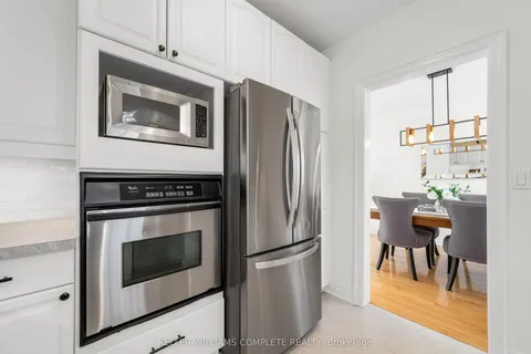 441 VALLEY Drive, Oakville, ON L6L 4L7