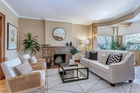75 Clendenan Avenue, Toronto, ON M6P 2W7