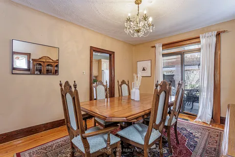 75 Clendenan Avenue, Toronto, ON M6P 2W7