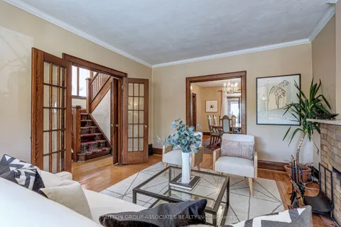 75 Clendenan Avenue, Toronto, ON M6P 2W7