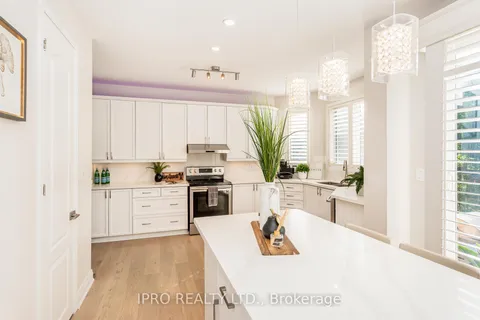 3082 Scotscraig Crescent, Oakville, ON L6M 5G7