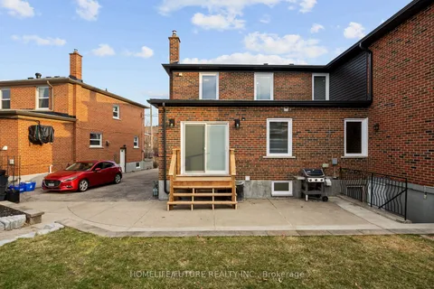 71 Hagar Avenue, Toronto, ON M6N 3V3