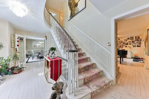1587 Stavebank Road, Mississauga, ON L5G 2V6