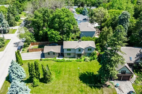 1587 Stavebank Road, Mississauga, ON L5G 2V6