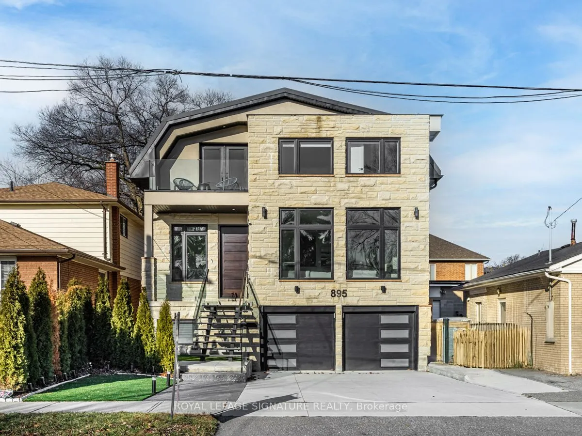 895 Ninth Street, ON L5E 1S1