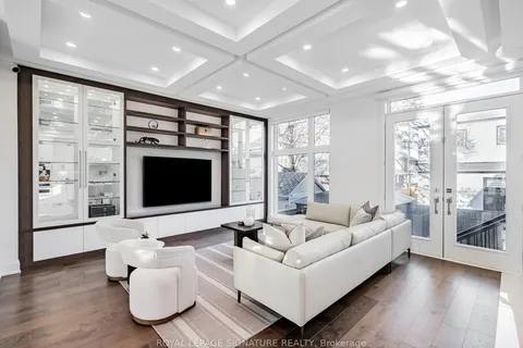 895 Ninth Street, ON L5E 1S1