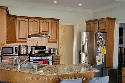 2031 Eckland Court, Mississauga, ON L5L 5W5