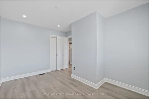 4884 Capri Crescent, Burlington, ON L7M 0H8