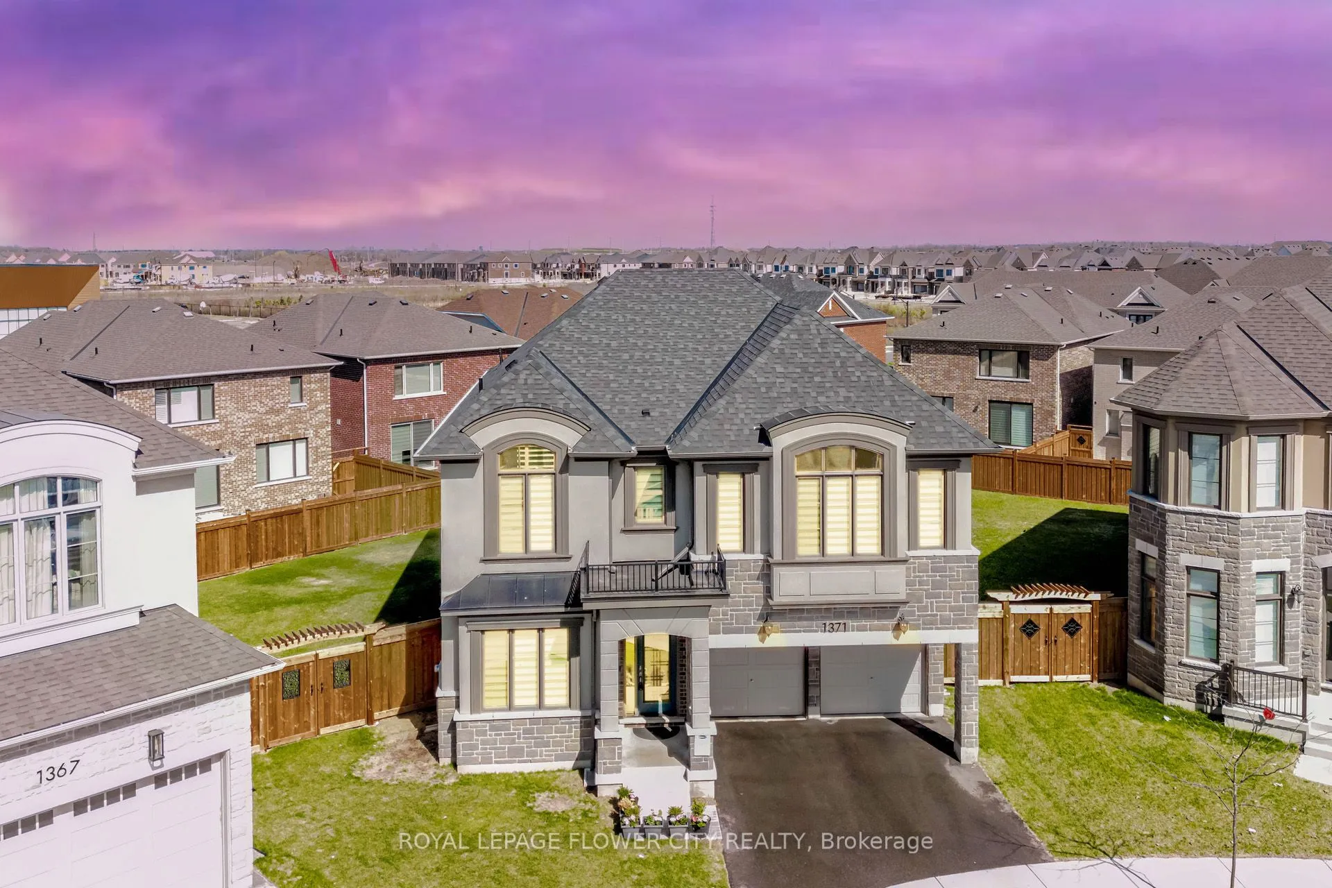 1371 Lobelia Crescent, Milton, ON L9E 1X1