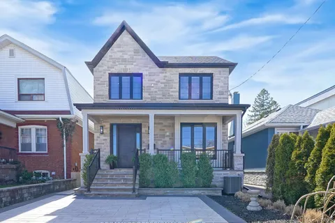 92 George Street, Toronto, ON M8V 2S4