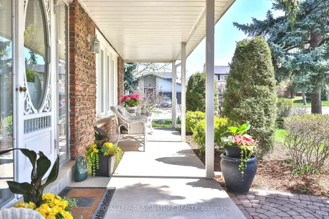 3545 Twinmaple Drive, Mississauga, ON L4Y 3P9