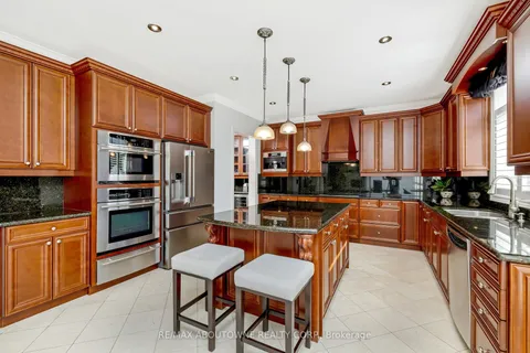 3168 Saddleworth Crescent, Oakville, ON L6M 0A8