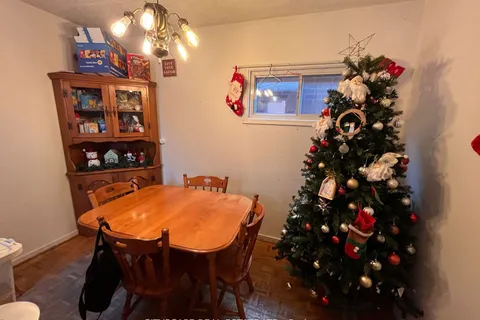 244 Rosethorn Avenue, Toronto, ON M6M 3L1