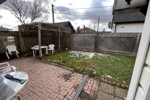 244 Rosethorn Avenue, Toronto, ON M6M 3L1