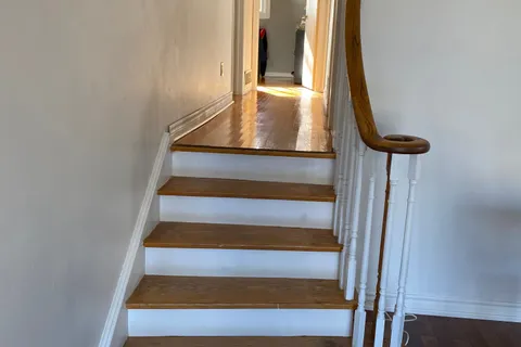 2593 Vineland Road, Mississauga, ON L5K 2A3