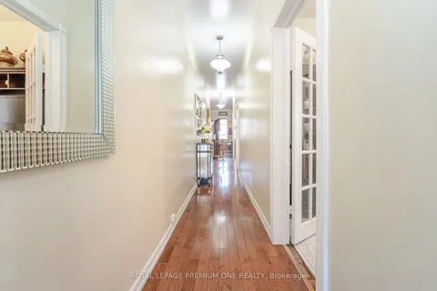 524 Salem Avenue, Toronto, ON M6H 3E1