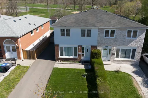 3123 Jessica Court, Mississauga, ON L5C 1X7