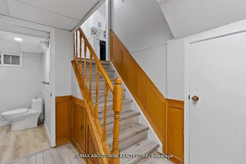 440 Sunset Drive, Oakville, ON L6L 3N4