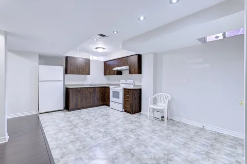 23 George Robinson Drive, Brampton, ON L6Y 2M7
