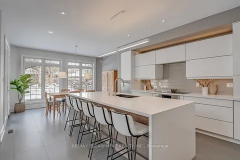 291 Glen Afton Drive, Burlington, ON L7L 1G8