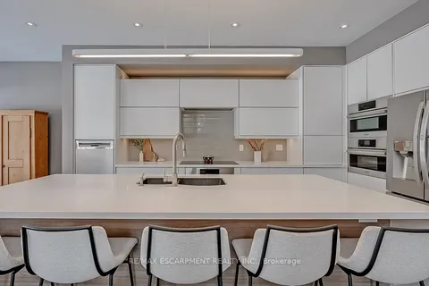 291 Glen Afton Drive, Burlington, ON L7L 1G8