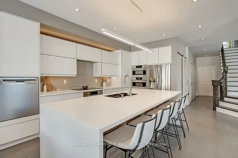 291 Glen Afton Drive, Burlington, ON L7L 1G8