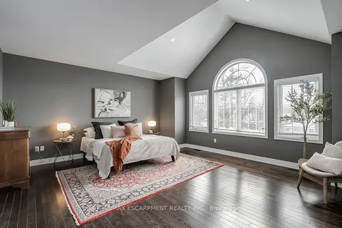 291 Glen Afton Drive, Burlington, ON L7L 1G8