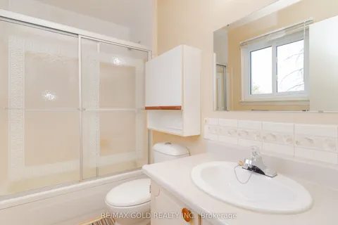 76 Mayfair Crescent, Brampton, ON L6S 3N4
