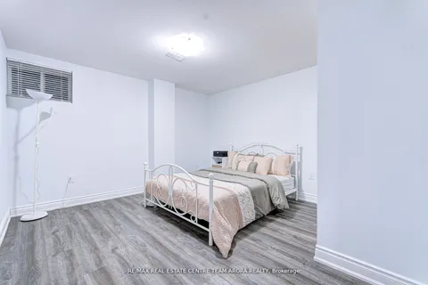 1316 Whitney Terrace, Milton, ON L9E 1K5