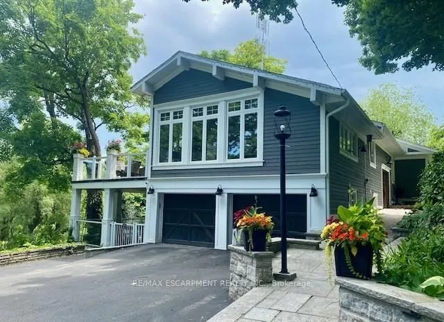 4028 Millar Crescent, Burlington, ON L7P 0R5