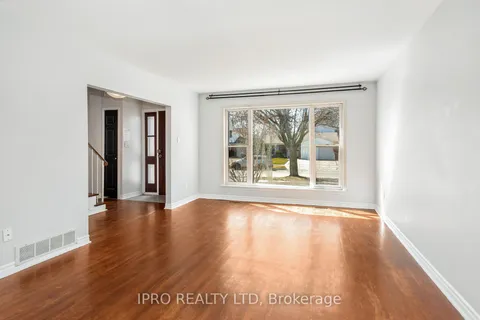 95 Willowridge Road, Toronto, ON M9R 3Z5