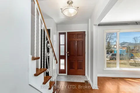 95 Willowridge Road, Toronto, ON M9R 3Z5