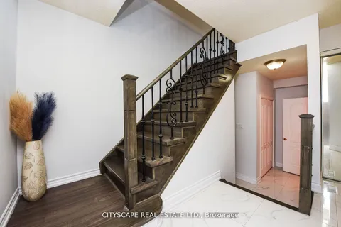 6037 Clover Ridge Crescent, Mississauga, ON L5N 7B4