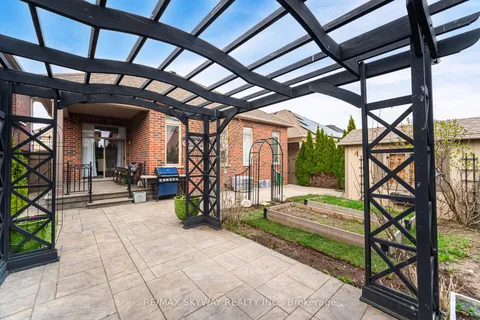 27 Kezia Crescent, Caledon, ON L7C 3S8
