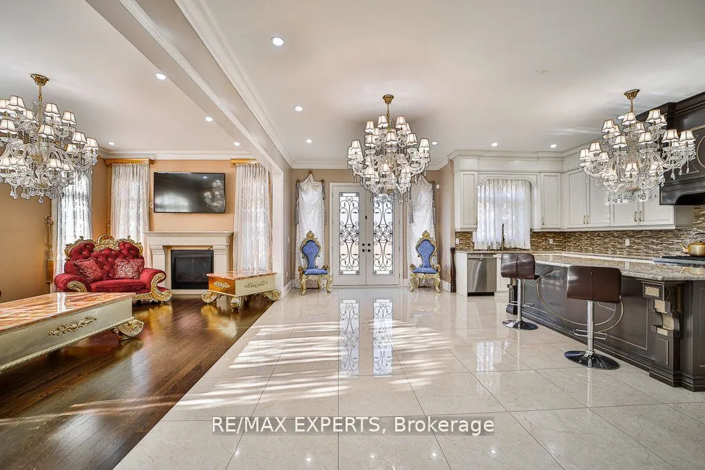 28 Pendergast Court, Brampton, ON L6P 0H8