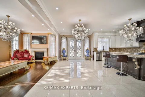 28 Pendergast Court, Brampton, ON L6P 0H8