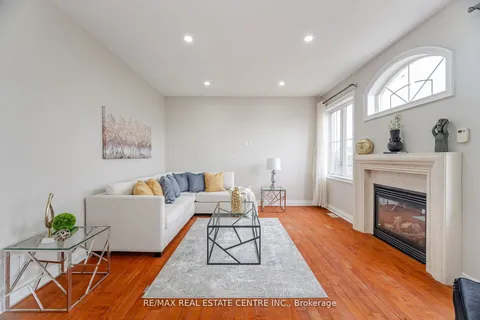 38 Junetown Circle, Brampton, ON L6X 0X7