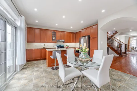 38 Junetown Circle, Brampton, ON L6X 0X7