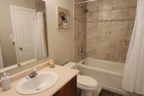 4324 FAIRVIEW Street, Burlington, ON L7L 7A2