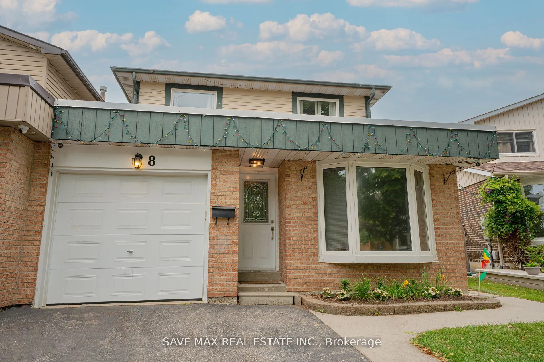 8 Joanne Court, Brampton, ON L6Y 2J8