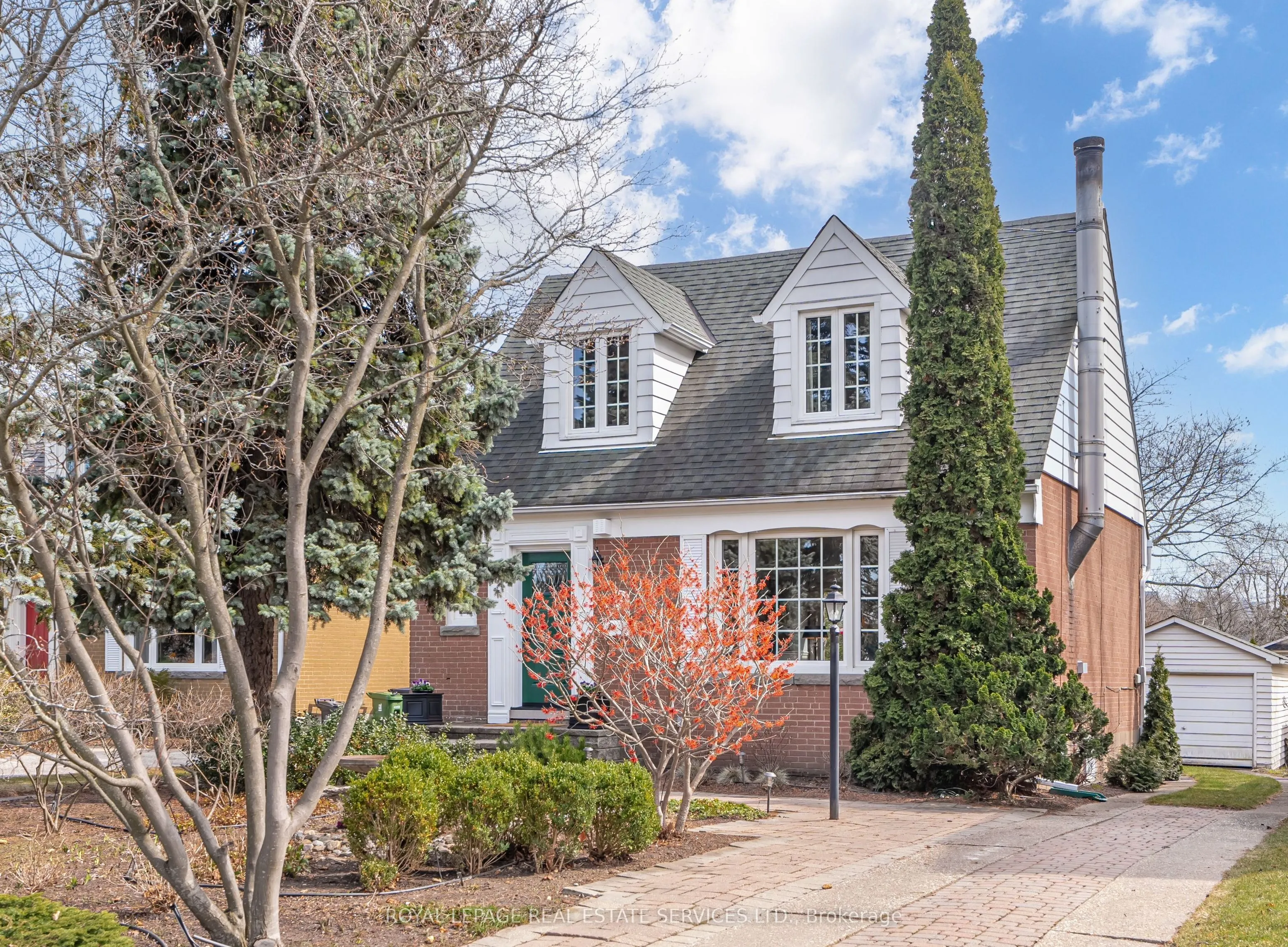 43 Bethnal Avenue, Toronto, ON M8Y 1Y8