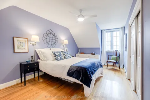 43 Bethnal Avenue, Toronto, ON M8Y 1Y8