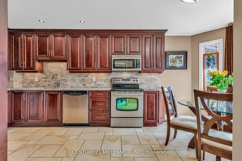 82 Candy Crescent, Brampton, ON L6X 3Z9