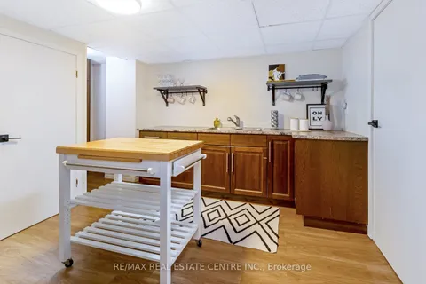 2176 Sunnydale Drive, Burlington, ON L7P 1E7
