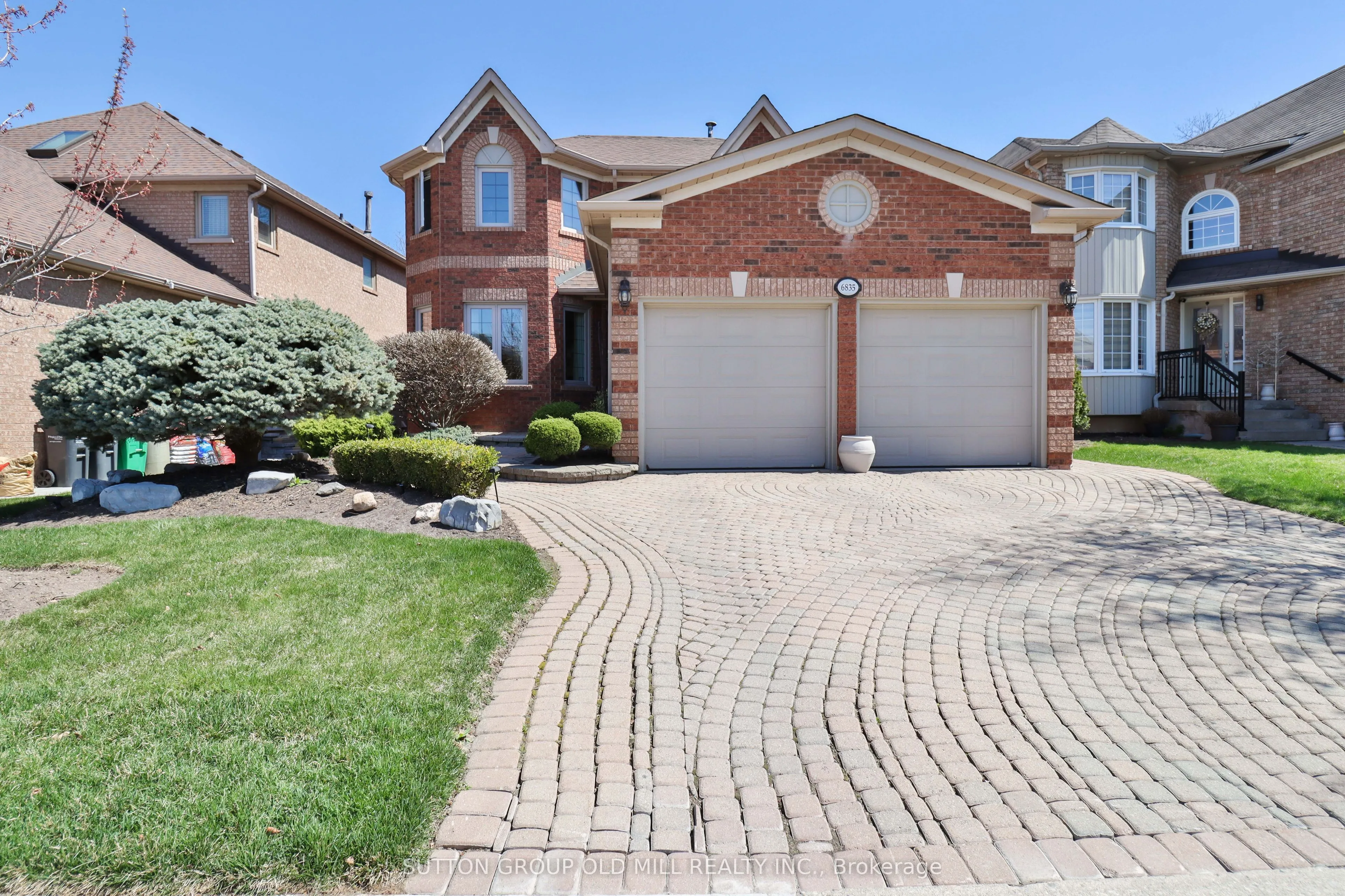 6835 Forest Park Drive, Mississauga, ON L5N 6X5