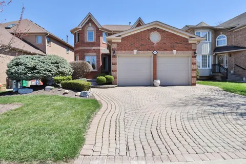 6835 Forest Park Drive, Mississauga, ON L5N 6X5