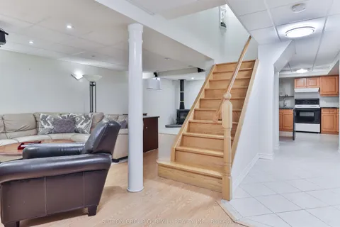 6835 Forest Park Drive, Mississauga, ON L5N 6X5