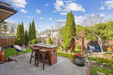 2409 Speyside Drive, Mississauga, ON L5K 1X5