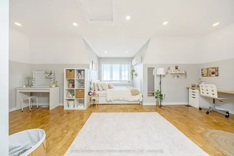 606 Nairn Circle, Milton, ON L9T 7X6