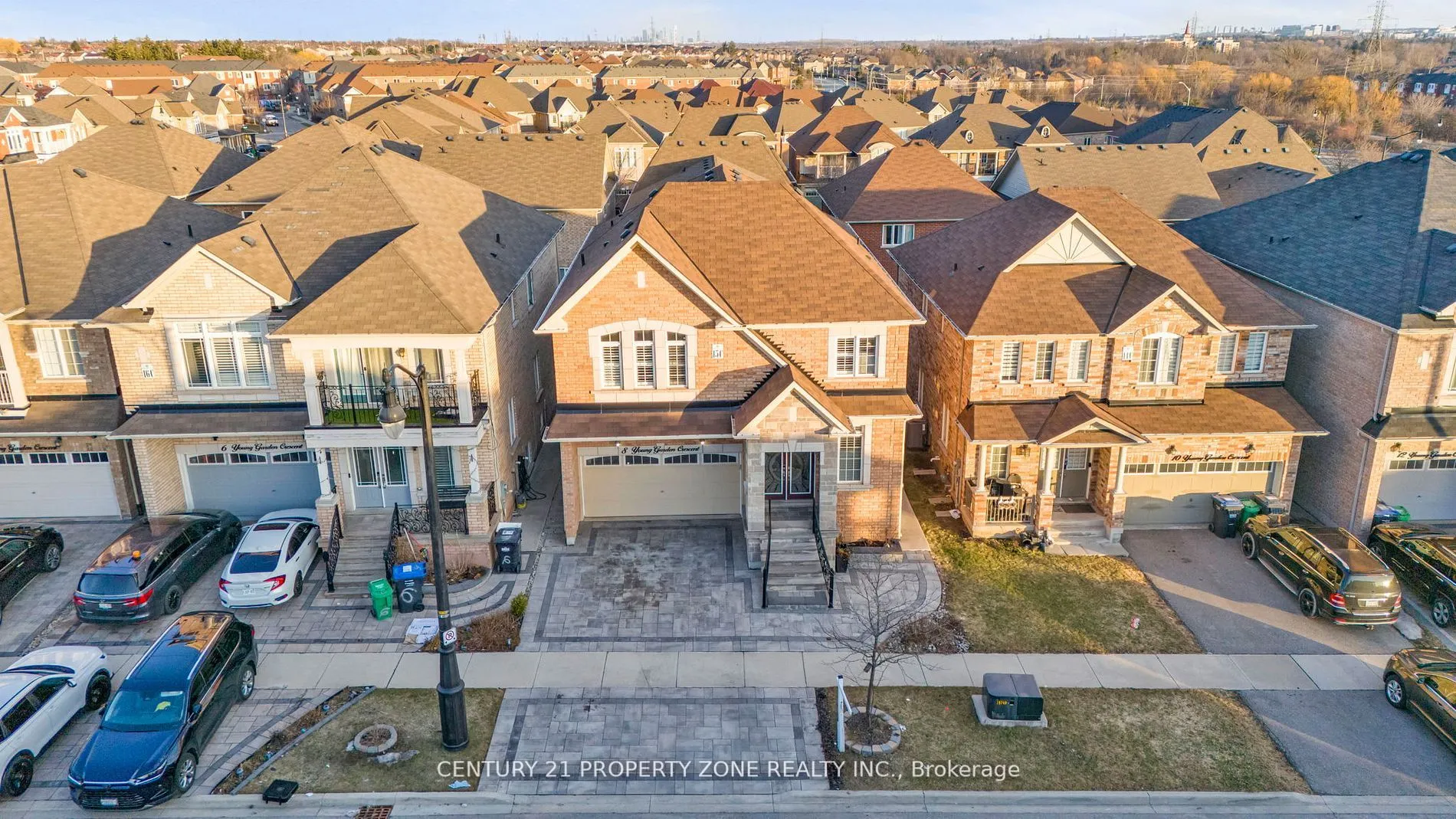 8 Young Garden Crescent, Brampton, ON L6Y 6A4